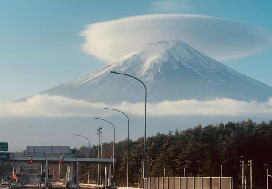 1-Day Mt Fuji and Hakone Sightseeing trip from Tokyo - Lake Kawaguchi: the time block that sets the mood