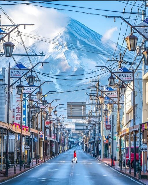From Tokyo: Mount Fuji & Hakone Full Day Private Tour - Lake Kawaguchi: boats and rides plus a real break