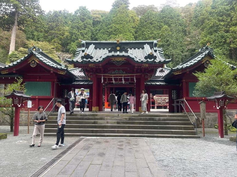 From Tokyo: Mount Fuji Private Day Tour With English Guide - Oshino Hakkai: culture and clear ponds, not just postcard views