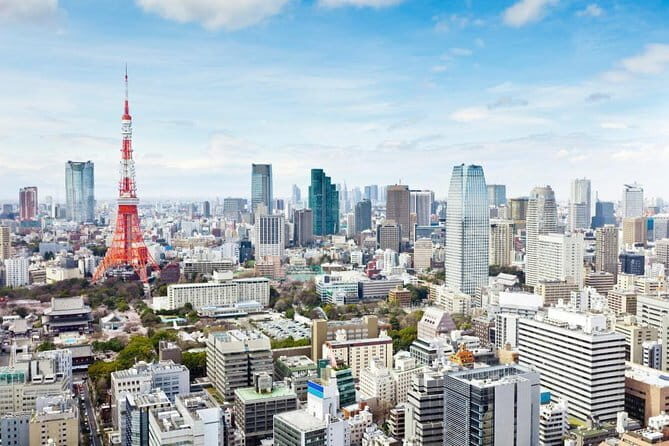 From Tokyo: Mount Fuji Sightseeing One Day Trip - Hikawa Clock Shop and the Lawson Fuji photo moment