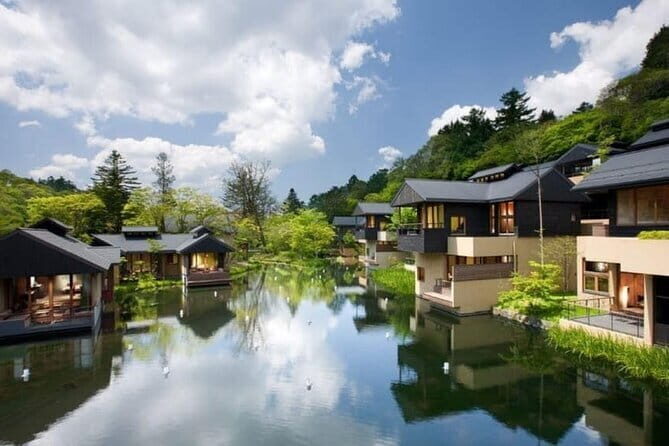 From Tokyo: Top 5 Scenic Spots of Mount Fuji Full-Day Tour - The guides: why the right person can make the day work