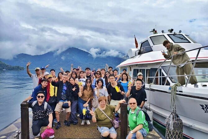 Mount Fuji Day Tour:Lake Kawaguchi, HealingVillage,Oshino Hakkai - Oshino Hakkai: eight ponds fed by Fuji snowmelt