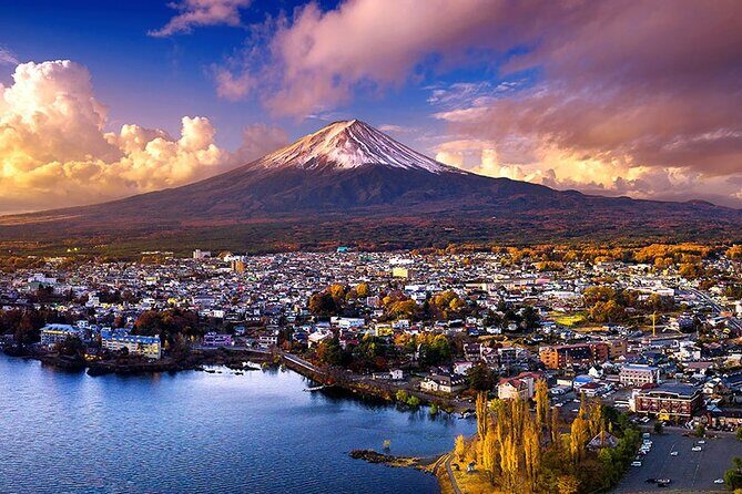 Mt Fuji Exclusive Tour with Private Car English Guide - Oshino Hakkai: crystal-clear spring water and calm walking