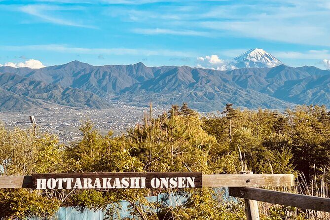 Mt FUJI - Panoramic Tour w/ Hoto Lunch, JP Sake & Onsen tatto OK! - The Sasaichi sake stop: sampling local flavors, not just a sales pitch