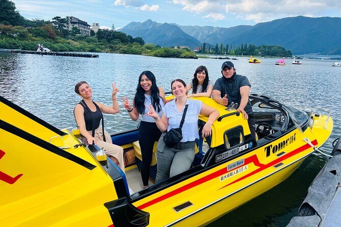 Private Mount Fuji Tour in Luxury Vehicle with English Guide - Stop 2: Lake Kawaguchiko for the classic Fuji reflections