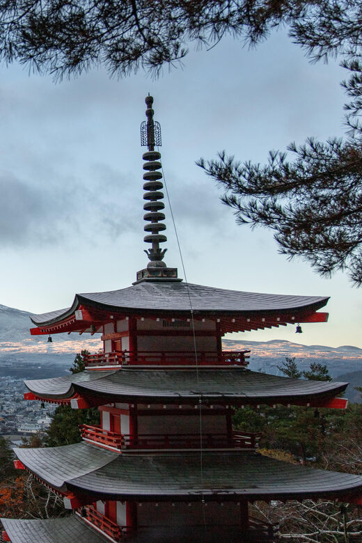 Tokyo: Mount Fuji & Hakone Private Tour with Guide - Fujiyoshida shrines and Chureito Pagoda: when the photos turn cinematic